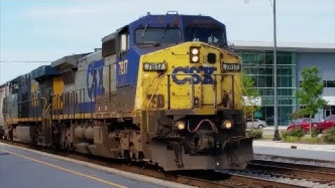 [CSXT]7817 GE CW40-8 [YN2] & 5492 GE ES40DC Leads F707-19 NB With 2nd Gen K5LA In F.NC & Long Also