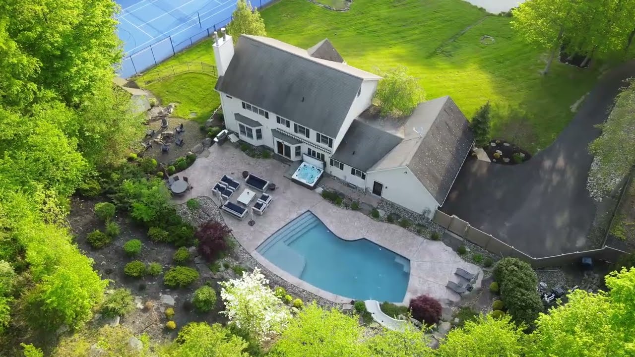 11 Sunfish Ln 4K - ClearView Estate Media