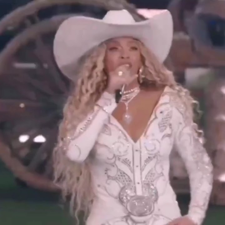 Beyoncé Performs 'Cowboy Carter' featuring Blue ivy #blueivydancing #beyonce #nfl