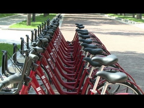 Vídeo: El Que Es Fa Per A Bicicletes A Moscou