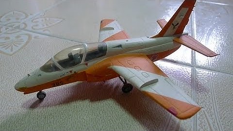 Republic of Singapore Airforce RSAF Jet Trainer Marchetti S211 1/48