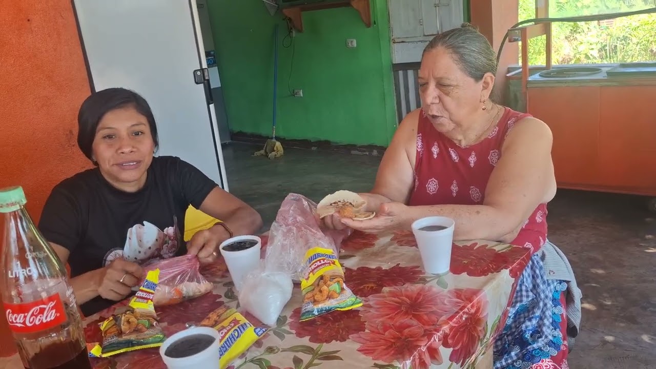Asi Se Come Pobremente Pero Feliz en el Campo, Asi toca Aveces y no Olvidemos de Donde venimos Mucho
