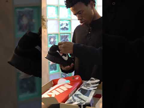 Никита распаковывает пару Nike The 10: Nike Air Max 90 “Off-White - Black” 🖤