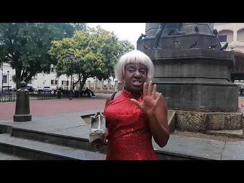 Penelope en la zona colonial