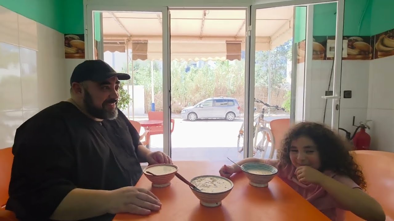 في يومنا الأول في المغرب ذهبنا للبحث عن الأطعمة الشهية التقليديةeerste dag marrokko 