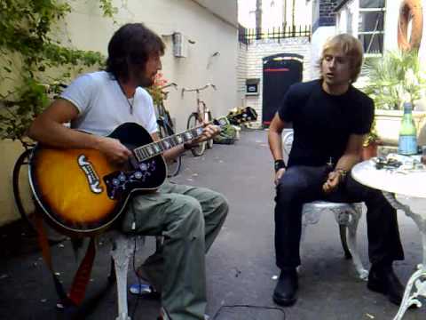 Van Tramp - Hope & Pray acoustic & al-fresco in London