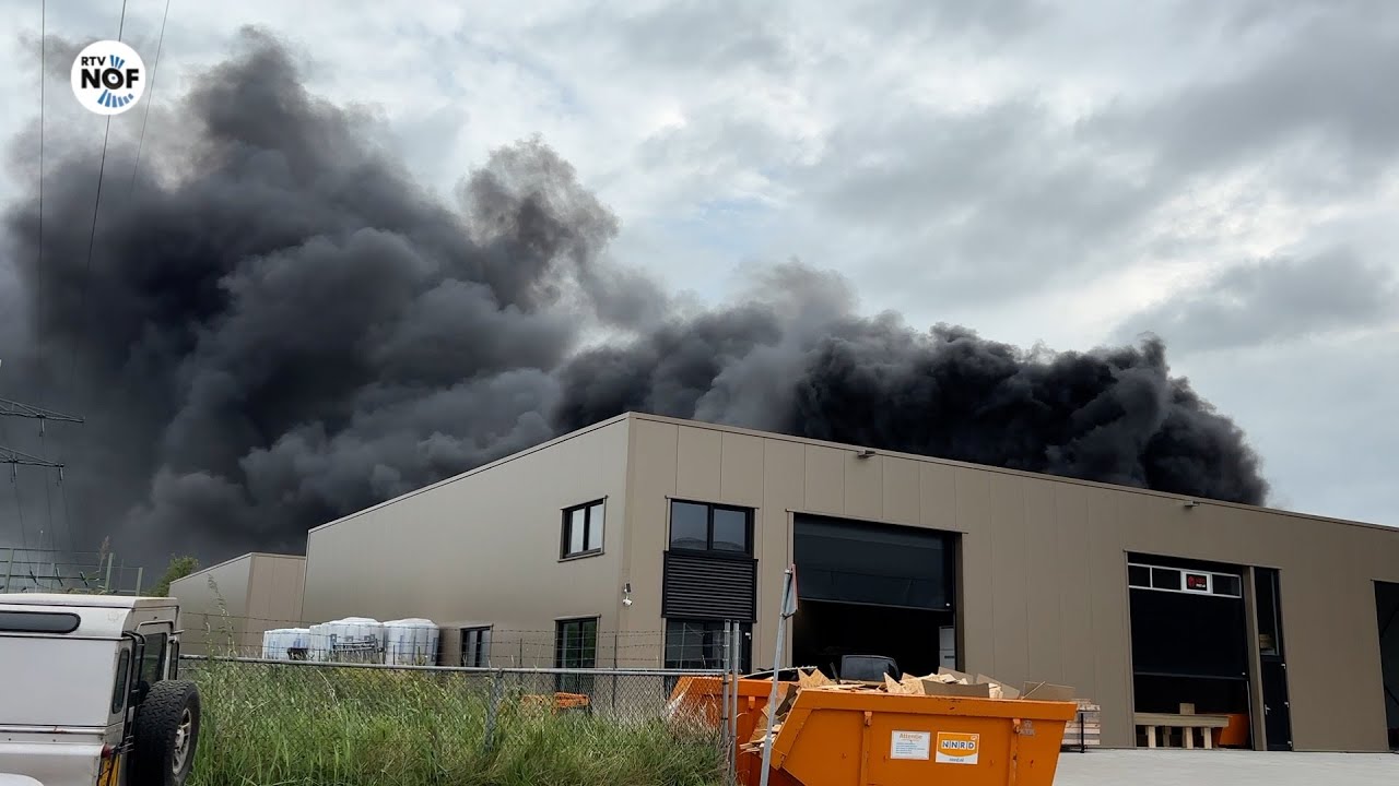 Meerdere gewonden bij zeer grote uitslaande brand in Dokkum