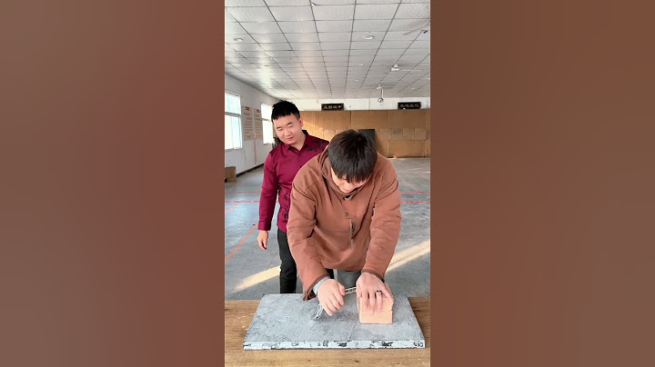 猛男徒手掰动铁扳手A tough guy breaks a metal wrench with his bare hands#搞笑 #shorts #funny #kungfu #performanc
