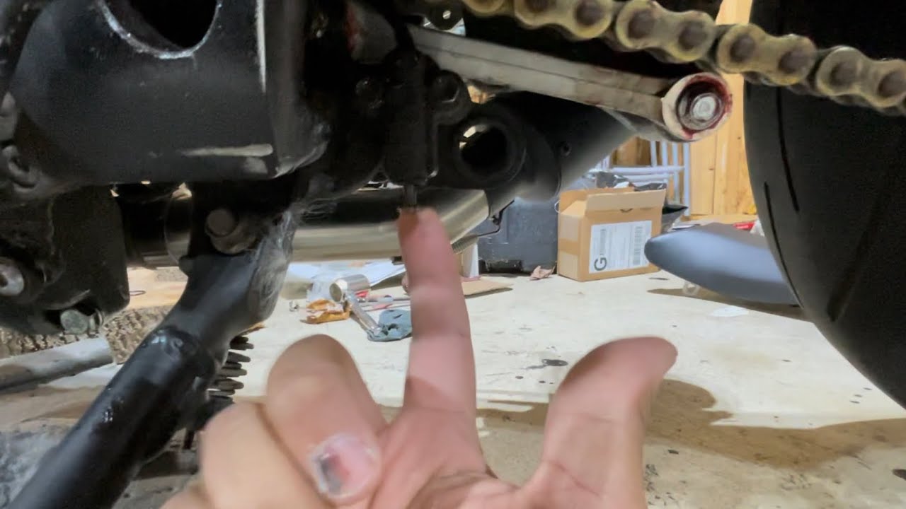 2007 GSXR 600 Kickstand Switch Delete - YouTube