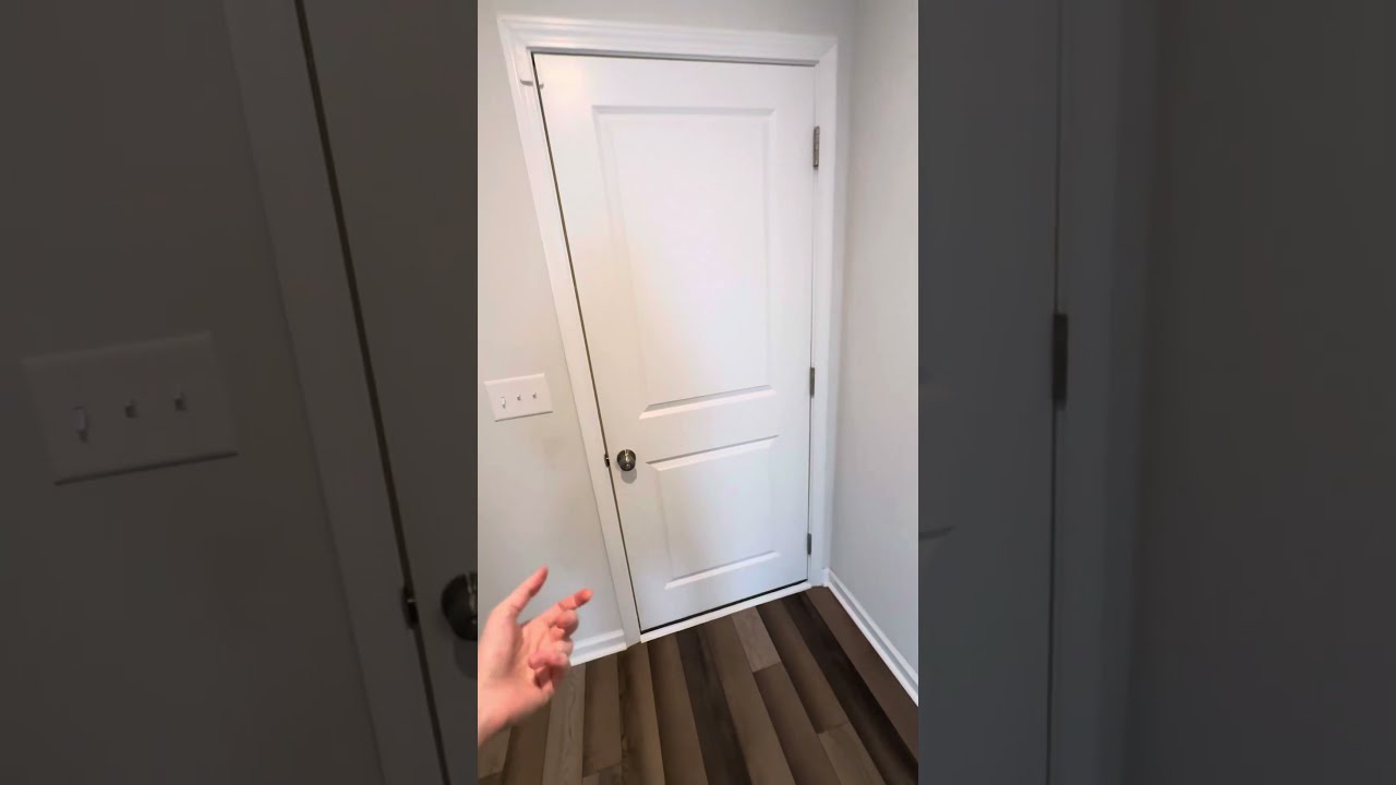 Таунхауc Raleigh. 345K 3 спальни, 3,5 ванные, 2022 год. Риэлтор Raleigh