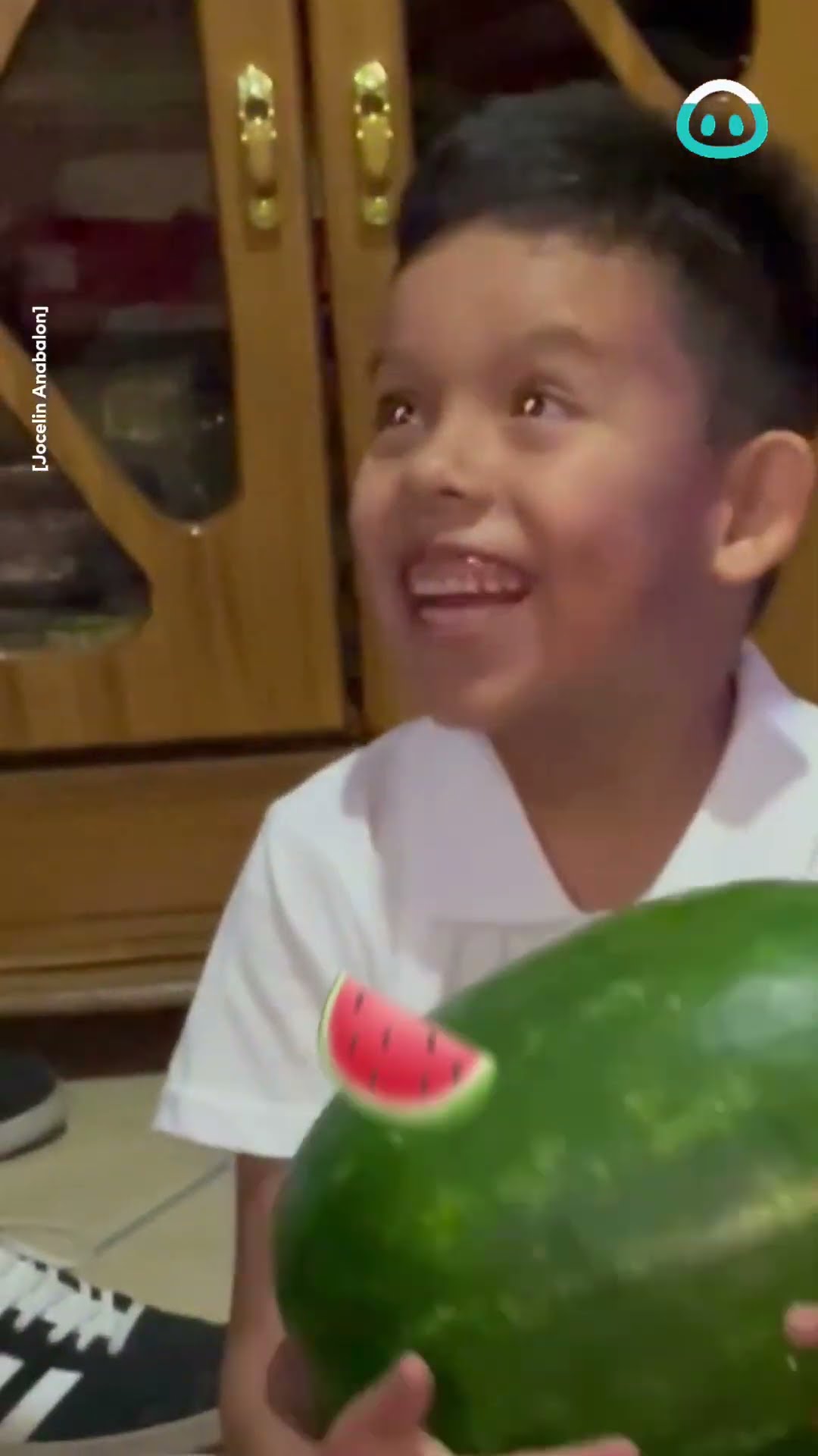 Kid LOVES Watermelon Gift || ViralHog