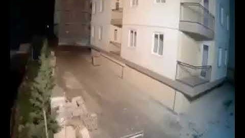 Termeti i fuqishëm, pamje të frikshme si dridhet pallati në Shengjin