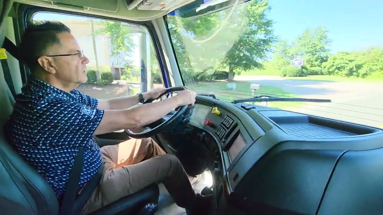 2023 Volvo VNL64T860 Globetrotter for sale!     Richard Nance I Sell Used Trucks 336-663-2891