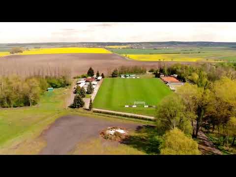 Video: Světové „první Interaktivní Fotbalové Hřiště“představeno