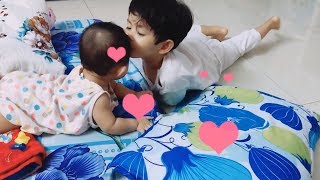 Kubi Minh Cường chơi đùa cùng em gái Anna Vương Diễm | Gia đình Khánh Thi Phan Hiển