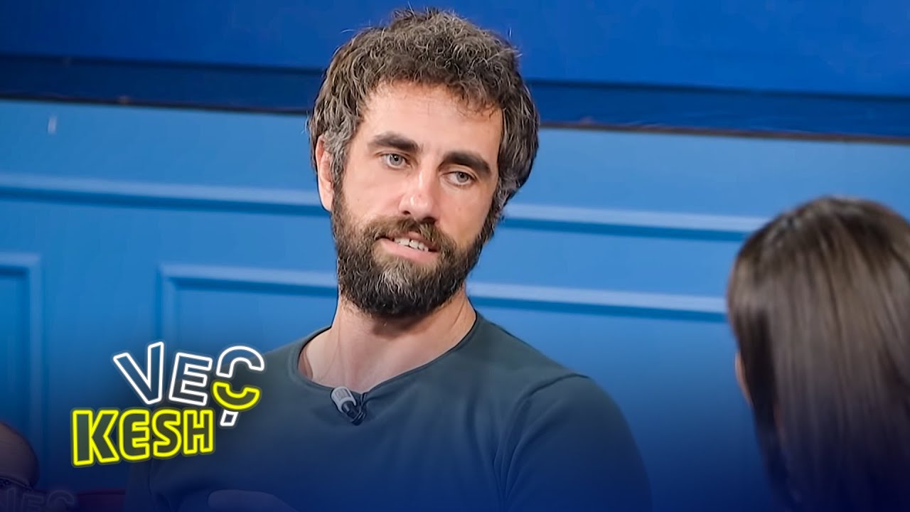 Si dallohen shqiptarët në Aeroport dhe në aeroplan, sipas Dukagjin Podrimajt