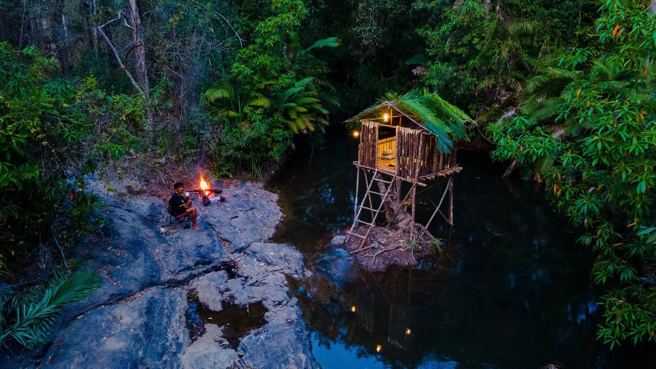 Floating house on the lake, overnight fishing with the alone,survival គេងះផ្ទលើទឹកមួយយប់មួយថ្ងៃ