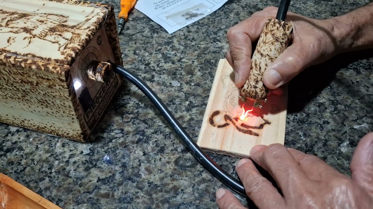 Quadrinho decorativo com o pirografo.