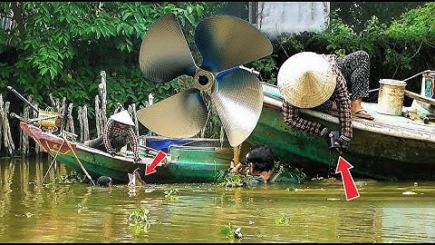 Vợ chồng thợ lặn truy tìm chân vịt khủng thuê , không ngờ mò được hộp đen giống đồ cổ.