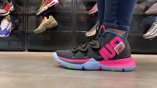 black volt hyper pink kyrie 5