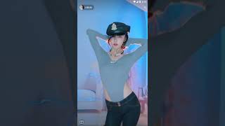 小鹿乱撞.20220410171458