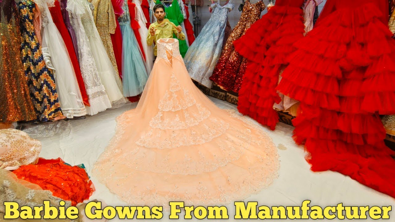 Golden Globe Awards: Margot Robbie channels 1977 Superstar Barbie in Armani  gown | Fashion Trends - Hindustan Times