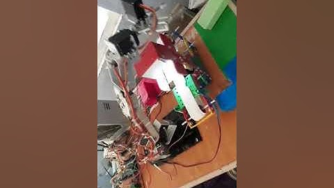 Demo hệ thống phân loại sản phẩm với cánh tay robot 5 bậc tự do và cảm biến màu sắc TCS 3200