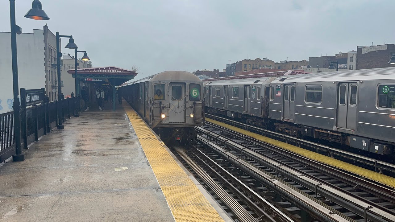 Brook Ave 6 Train Station