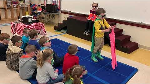 Phonics Song Story - "I tries E on for Size!” | Secret Stories®