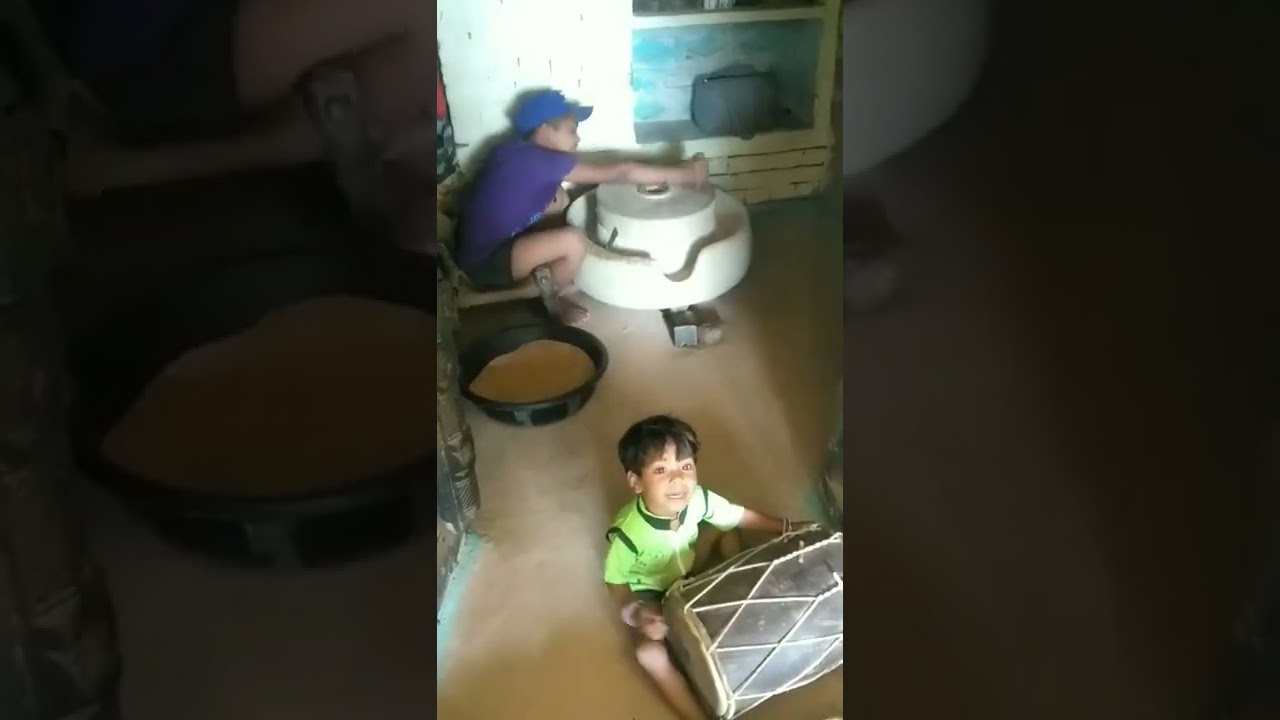 hamara-pyara-bhanja-chakki-chalate-huye-youtube