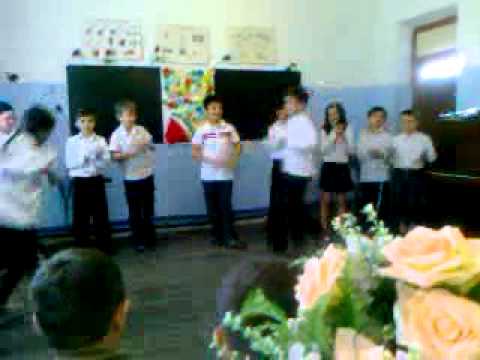 ნინი რაჩულს ცეკვავს