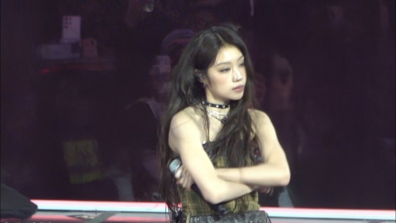 251225 2025 SBS 가요대전 Mamma Mia - izna 이즈나 최정은 직캠 4K