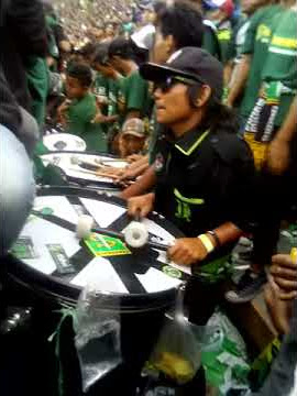 Bonek disini tegak berdiri