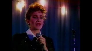 Lucia Galán canta “Tómame” en el final de “El duende azul”, la telenovela de Pimpinela