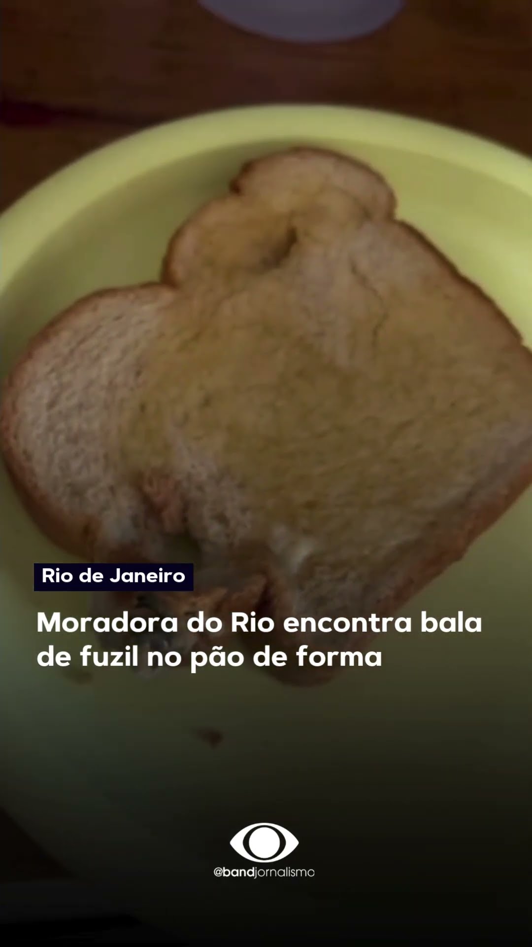 Moradora do Rio encontra bala de fuzil no pão de forma #shorts