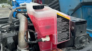 Kenworth T680 Coolant Reservoir Replacement