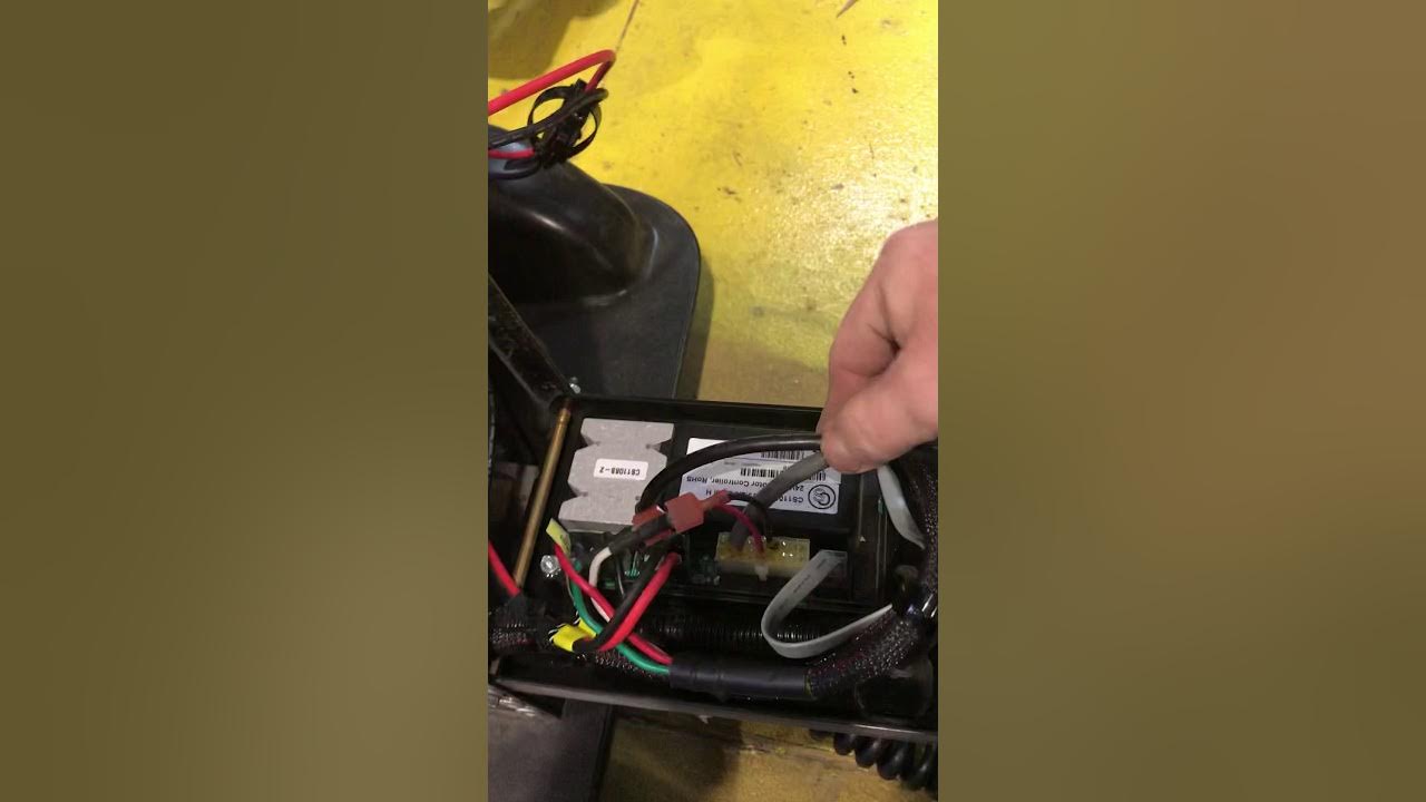 Amigo value shopper (Replacement of Batteries) - YouTube