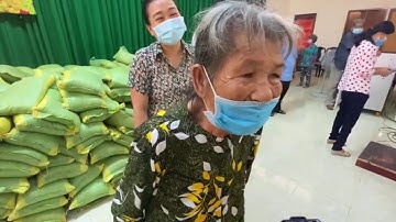 Trực tiếp: Thuỷ Tiên tặng Gạo và Tiền cho hàng nghìn bà con nghèo miền Tây ăn Tết