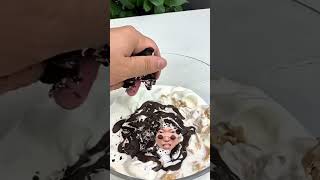 আইসক্রিম দিয়ে চকোলেট মিশিয়ে তৈরি