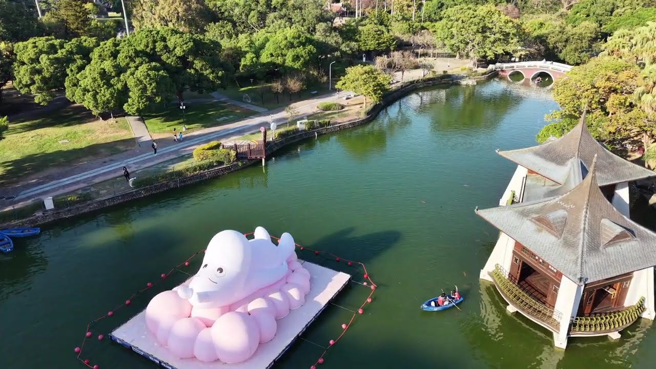 台中公園 湖心亭 馬年燈會陪姆明躺平