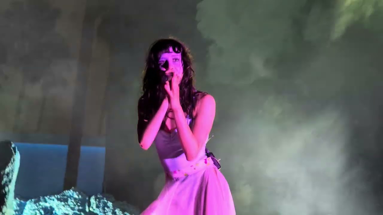 Magdalena Bay - Dreamcatching (Live @ LA 2025-09-26)