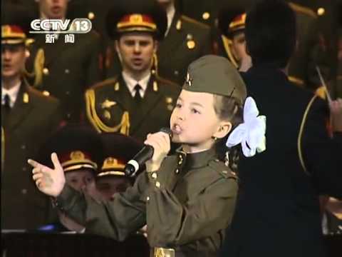 彭丽媛看望俄孤儿称代表中国千万母亲看望