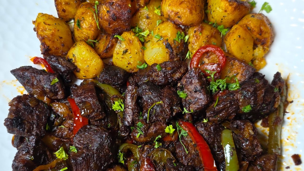 Let's make this delicious food together, roasted potatoes with meat 😋😋