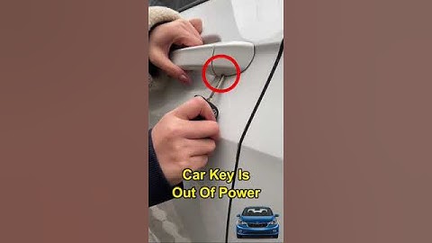 Emergency! The car key is out of power and cannot open the door #driving #manual #car#skills#carsoft