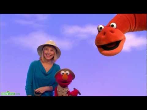 Sesame Street: Amy Ryan and Elmo - Paleontologist