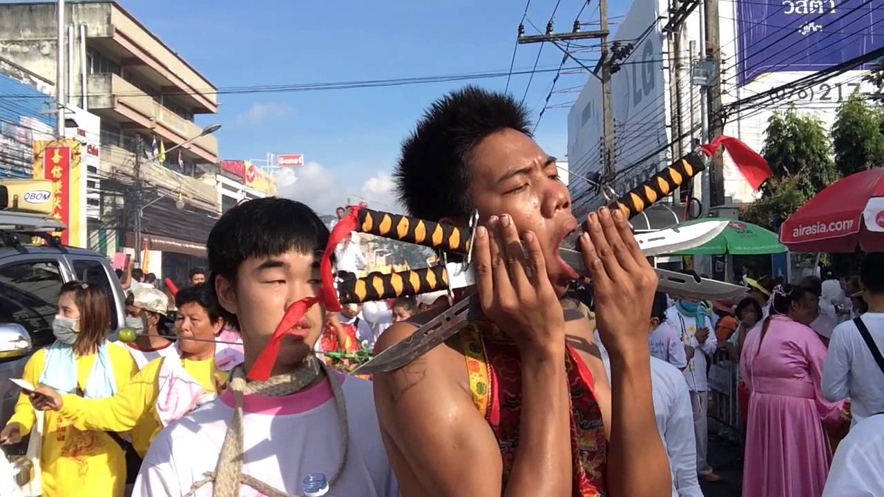 タイのお祭り プーケットベジタリアンフェスティバル９ ประเพณ ถ อศ ลก นผ ก ก นเจ Phuket Vegetarian Festival Thailand Youtube