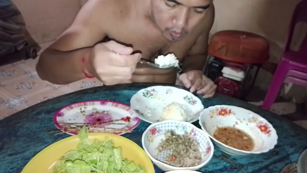 🔥 YUMMY MUKBANG ASMR EATING FOOD SPICY | SROKSRE EATING CAMBODIA | CHANTHA FAMLIY VLOG - VLOG 481