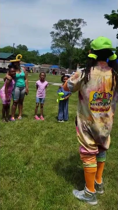 SMILEY THE HIP HOP CLOWN @ ALFONSO WELLS PARK, 6-4...