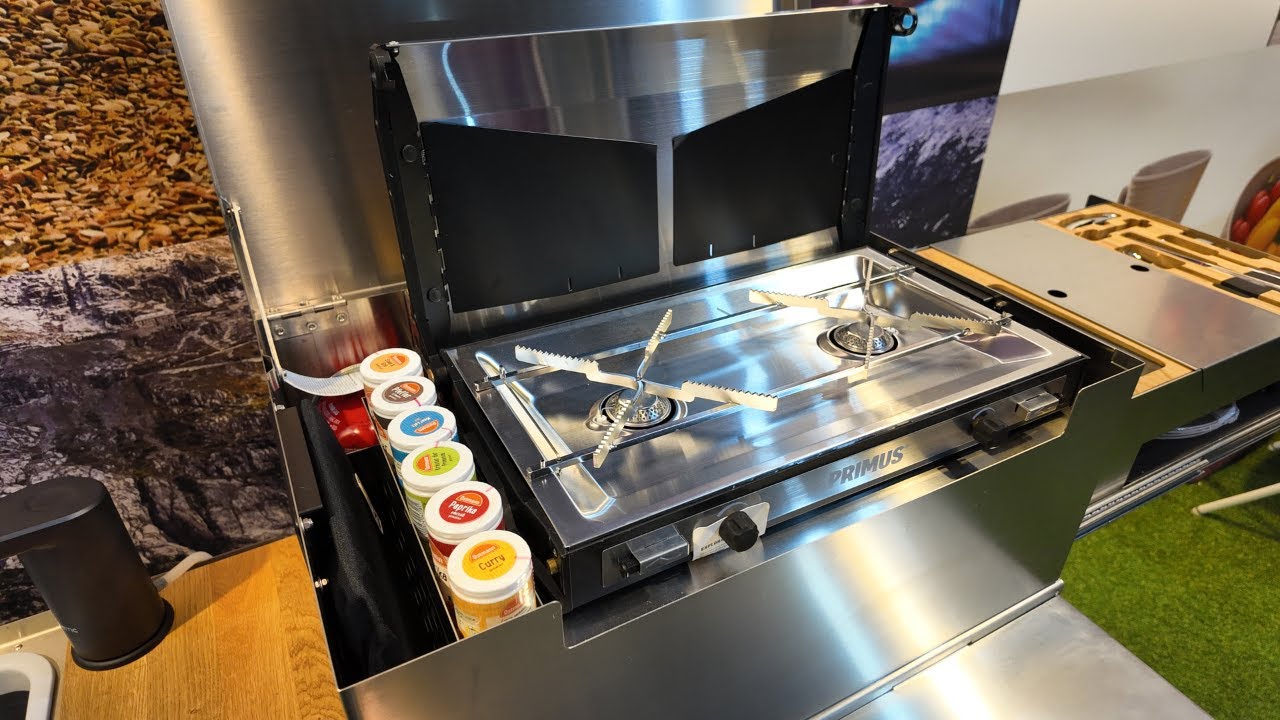 Kompakte MOKUBO Küchenbox mit Platz für jedes Teil I Caravan Messe Bremen 2024 I MoMa Camp