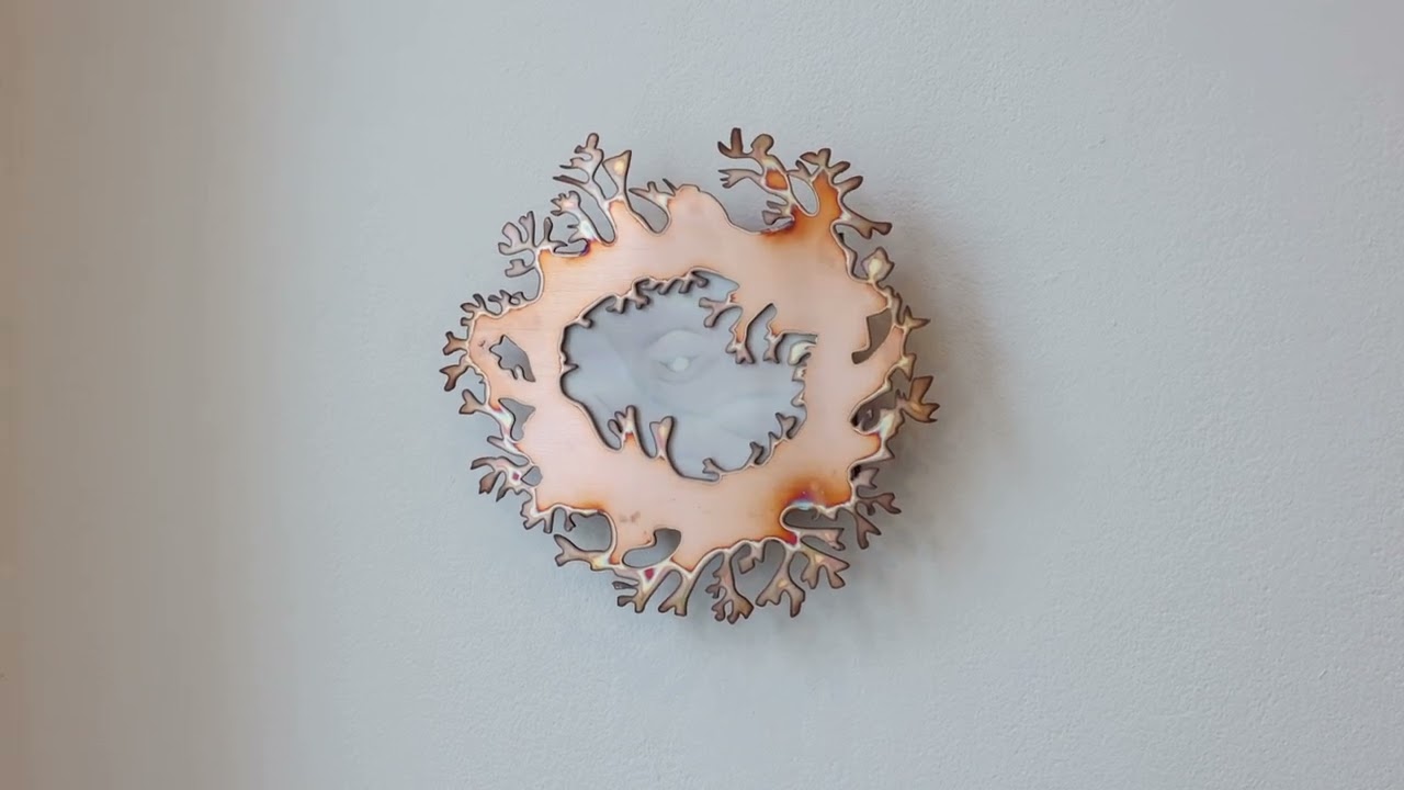 Nastja Säde Rönkön & Miroslava Večeřován haastattelu Galleria Sculptorissa